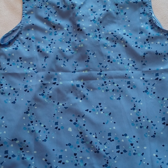 Sleeveless blouse Confetti Periwinkle (NWT) - Picture 4 of 5